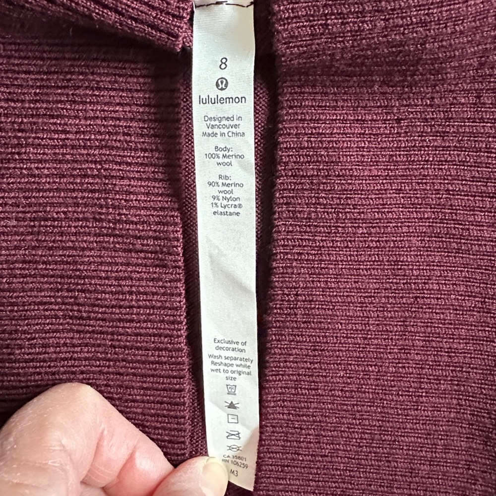 Lululemon cardigan
Size 8
Maroon/plum colored.